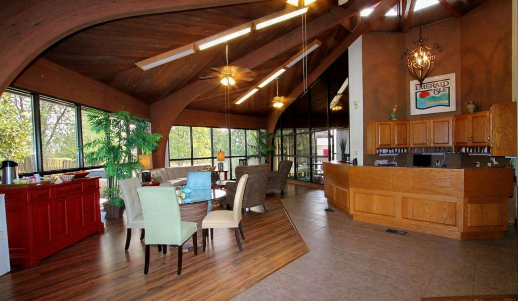 Emerald Isle Resort Hot Springs Extérieur photo